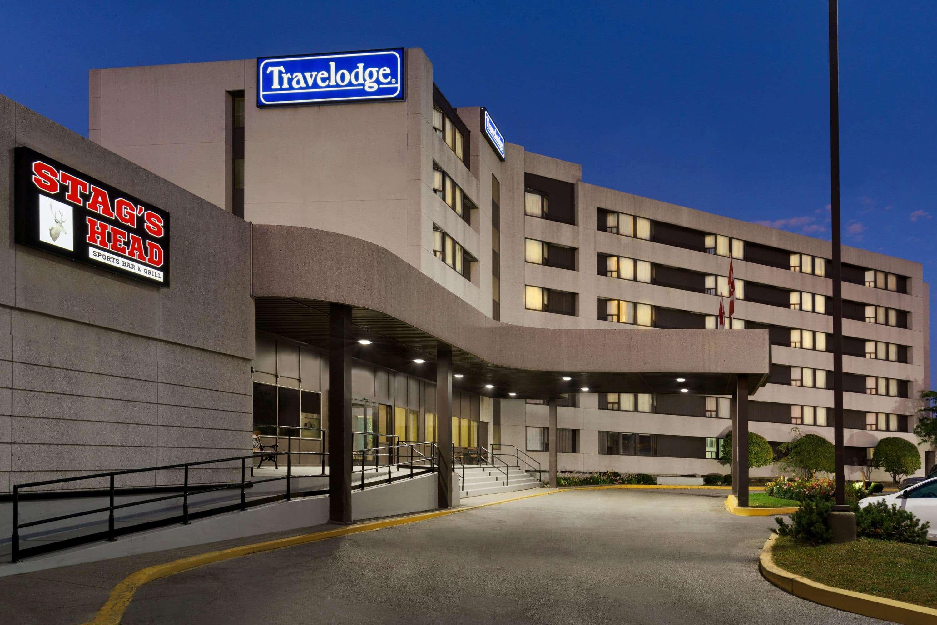 Travelodge By Wyndham Toronto East Экстерьер фото